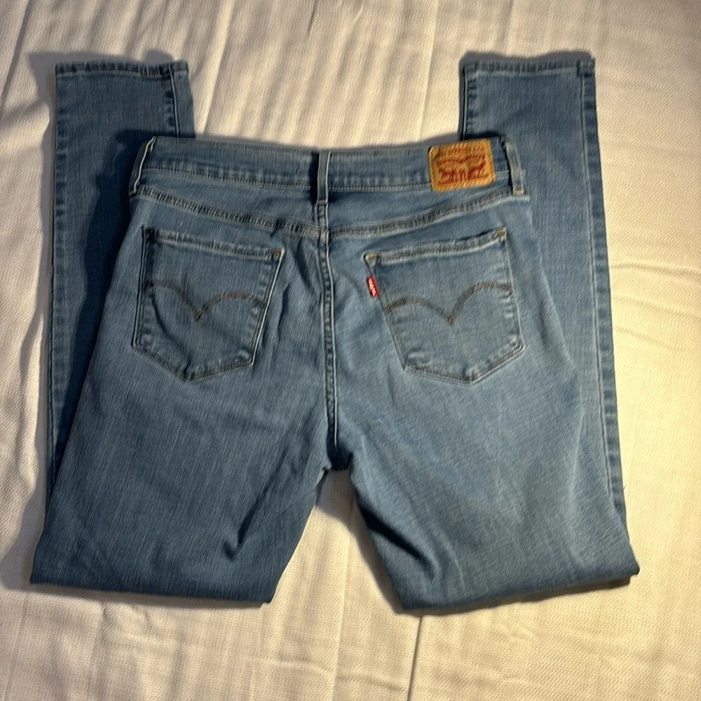 Levi’s Women’s 311 Shaping  Skinny Jeans Size 29